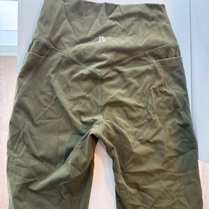 Buffbunny biker short grounded dark olive